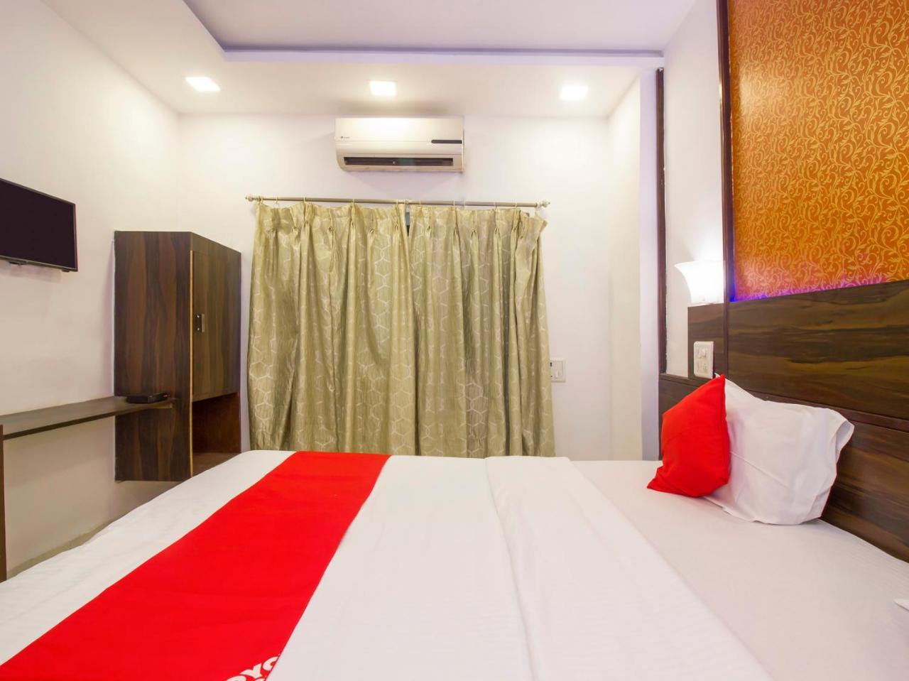 Oyo Flagship 19825 Hotel Panchratna Panvel Exterior photo