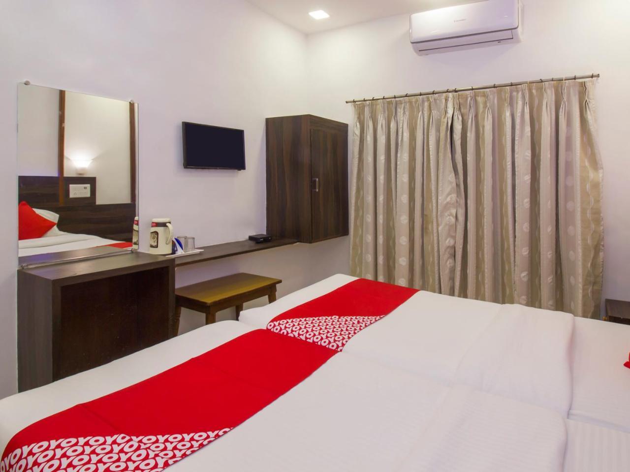 Oyo Flagship 19825 Hotel Panchratna Panvel Exterior photo