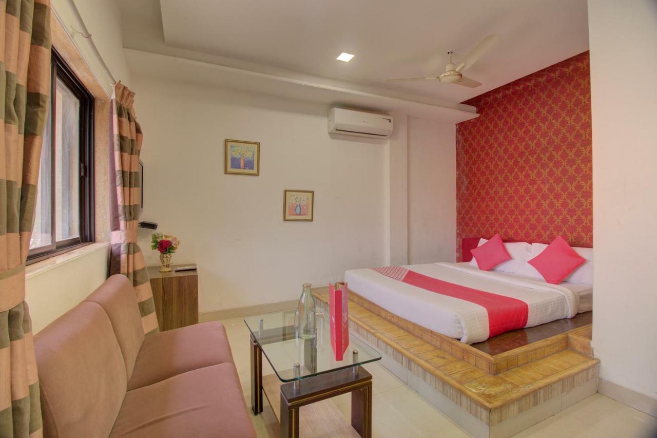 Oyo Flagship 19825 Hotel Panchratna Panvel Exterior photo