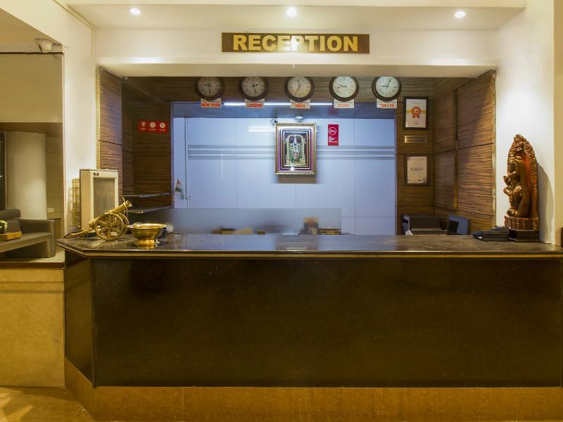 Oyo Flagship 19825 Hotel Panchratna Panvel Exterior photo